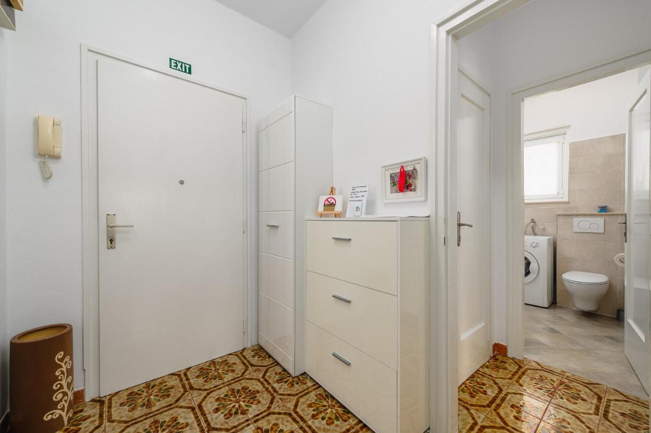 Apartment Maria Porec Exterior photo